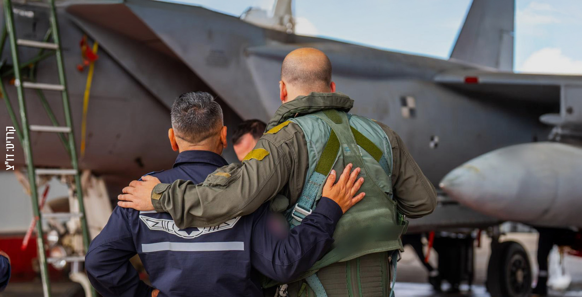 roaring lion no logo